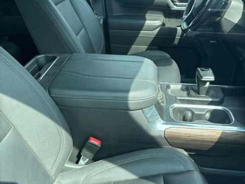 Used 2024 Chevrolet Silverado 1500 LT Trail Boss w/ Convenience Package II AWD/4WD image 15