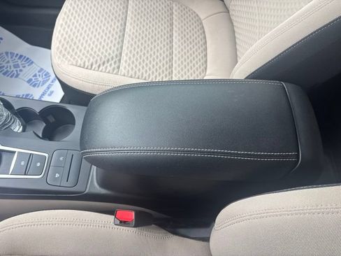 Used 2022 Ford Escape SE w/ Convenience Package FWD image 40