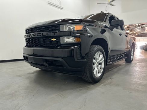 Used 2020 Chevrolet Silverado 1500 Custom w/ Custom Value Package AWD/4WD image 24