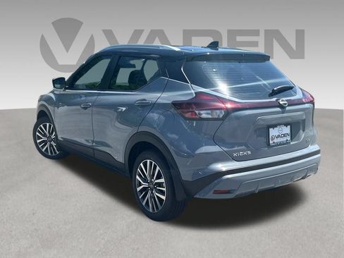Used 2024 Nissan Kicks SV FWD image 11