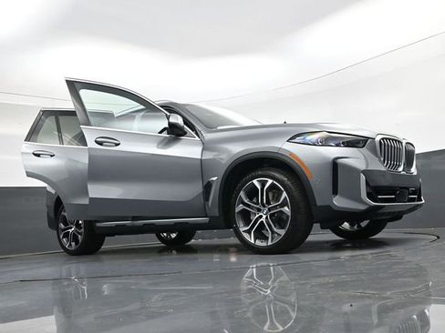 Used 2026 BMW X5 xDrive40i w/ Climate Comfort Package image 39