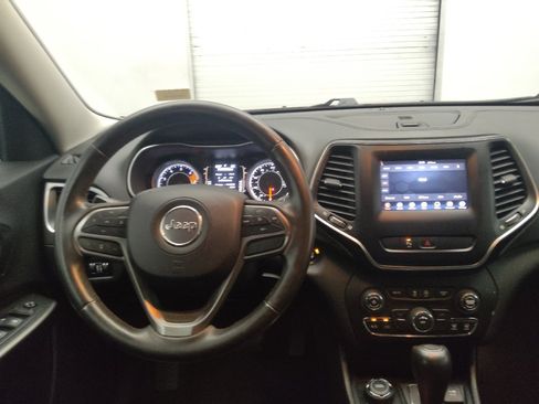 Used 2020 Jeep Cherokee Latitude Plus AWD/4WD image 22