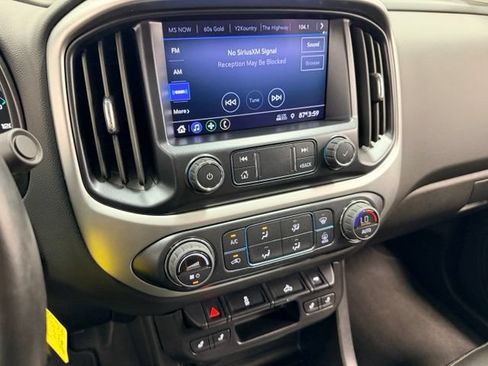 Certified 2022 Chevrolet Colorado LT w/ Luxury Package AWD/4WD image 11