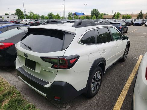 Used 2025 Subaru Outback Limited AWD/4WD image 6