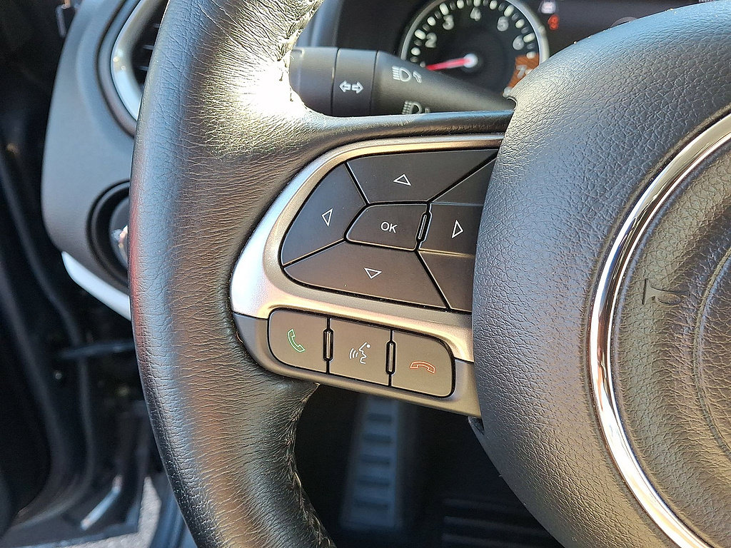 Certified 2022 Jeep Renegade Limited AWD/4WD image 17