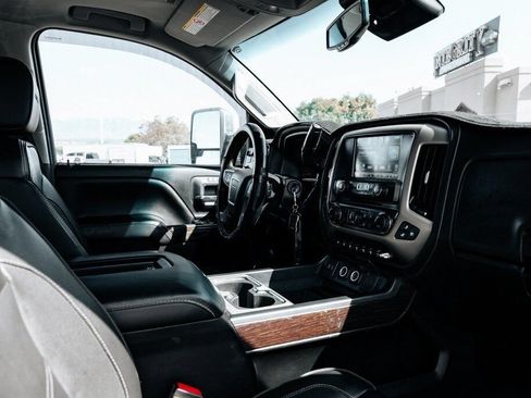 Used 2018 GMC Sierra 2500 Denali w/ Duramax Plus Package AWD/4WD image 53