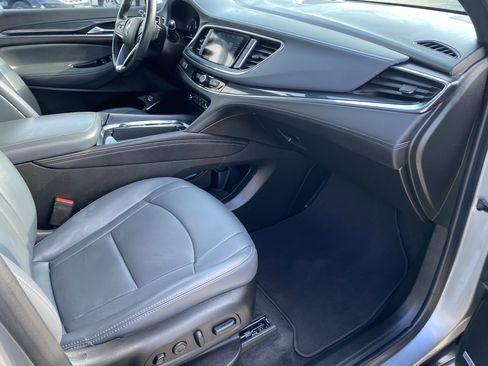 Used 2024 Buick Enclave Premium image 14