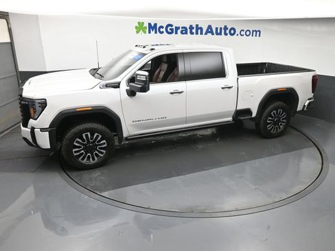 Used 2025 GMC Sierra 3500 Denali Ultimate AWD/4WD image 23