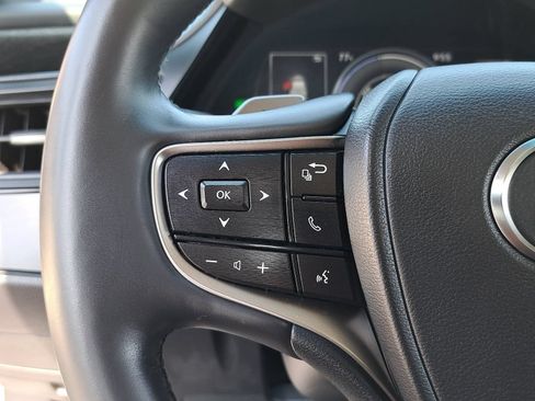 Used 2022 Lexus ES 300h w/ Premium Package FWD image 17
