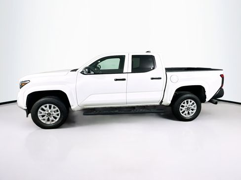 Used 2025 Toyota Tacoma SR image 4