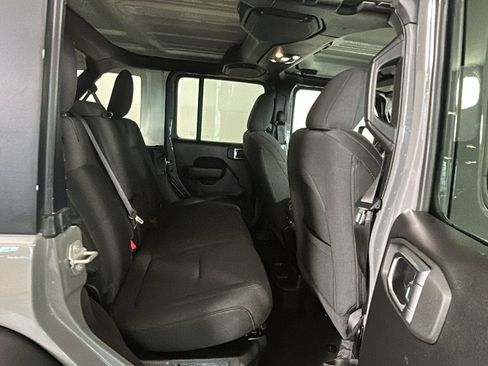 Used 2023 Jeep Wrangler Unlimited w/ Convenience Group AWD/4WD image 33