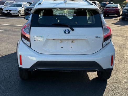 Used 2018 Toyota Prius C One image 9