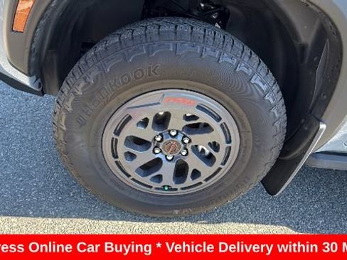 Certified 2025 Nissan Frontier PRO-4X w/ Pro Convenience Package AWD/4WD image 9