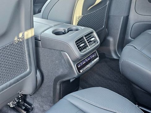 New 2025 Mercedes-Benz GLS 580 4MATIC image 27