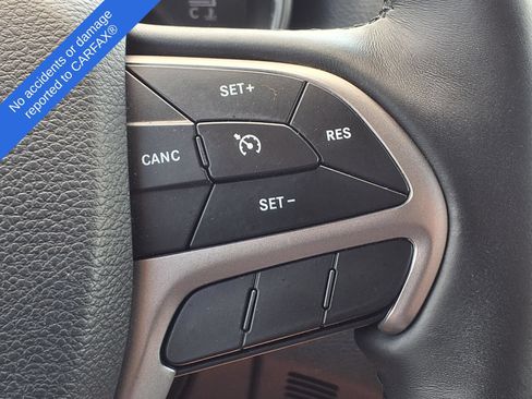 Used 2019 Jeep Grand Cherokee Altitude AWD/4WD image 28