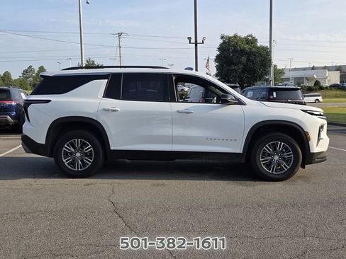 Used 2024 Chevrolet Traverse LT FWD image 6