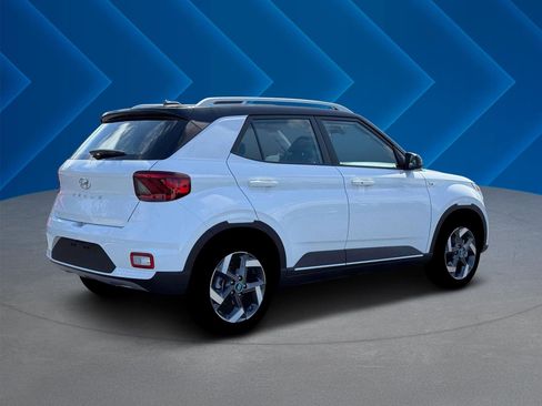 Used 2026 Hyundai Venue SEL image 10