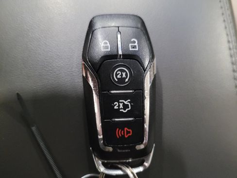 Used 2016 Lincoln MKX Reserve w/ Driver Assistance Package AWD/4WD image 32