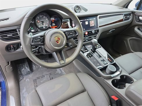 Used 2024 Porsche Macan S image 19