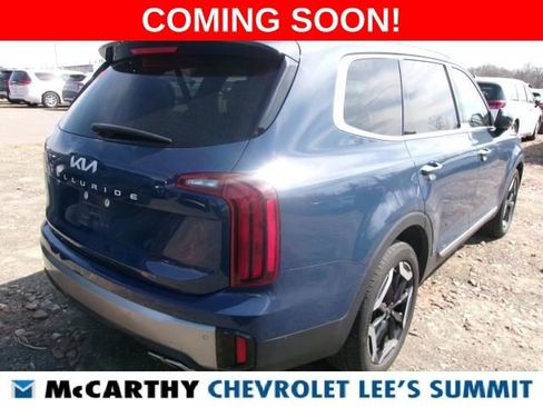 Used 2025 Kia Telluride S image 2