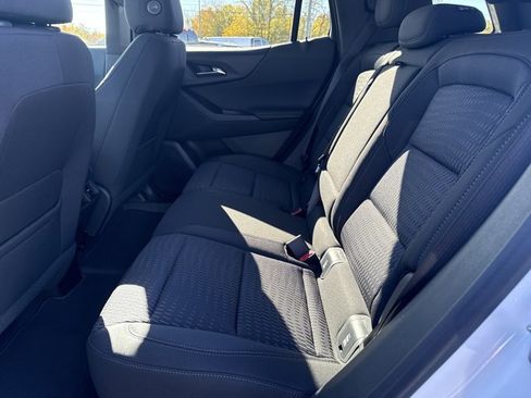 Used 2025 Chevrolet Equinox LT w/ Safety and Technology Package image 12