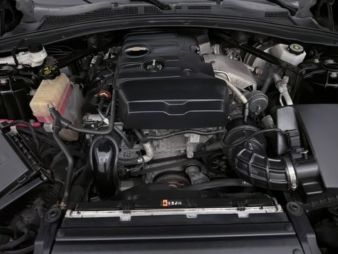Used 2018 Chevrolet Camaro LT w/ Technology Package RWD image 40