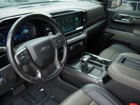 Used 2022 Chevrolet Silverado 1500 ZR2 w/ Technology Package image 2