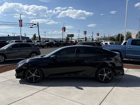 Used 2021 Honda Civic Sport image 2