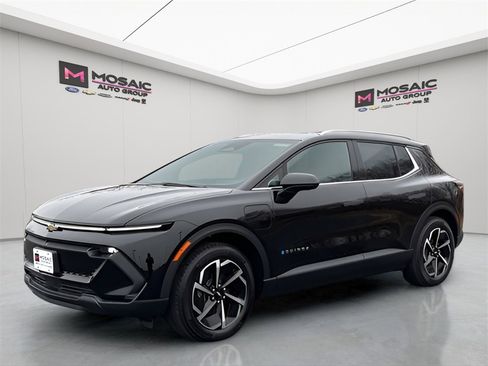 New 2026 Chevrolet Equinox EV LT image 3