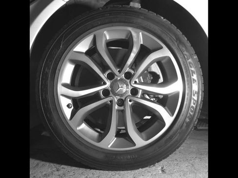 Used 2015 Mercedes-Benz C 300 4MATIC Sedan image 9