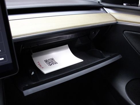 Used 2022 Tesla Model Y Performance image 42