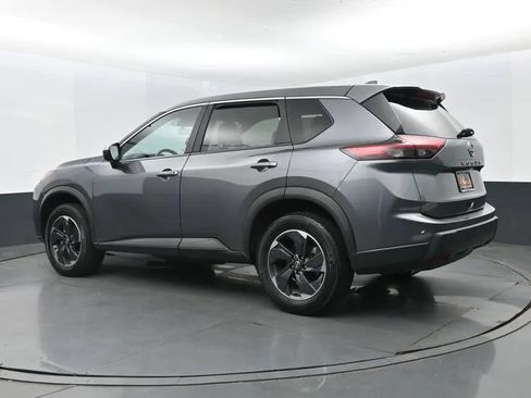 Used 2025 Nissan Rogue SV FWD image 9