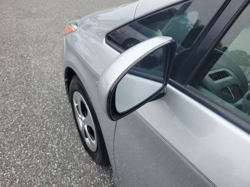 Used 2014 Toyota Prius Three image 18