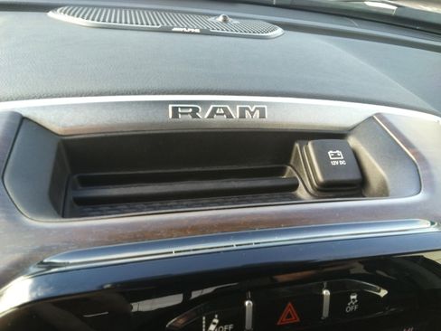 Used 2024 RAM 2500 Laramie w/ Safety Group image 17