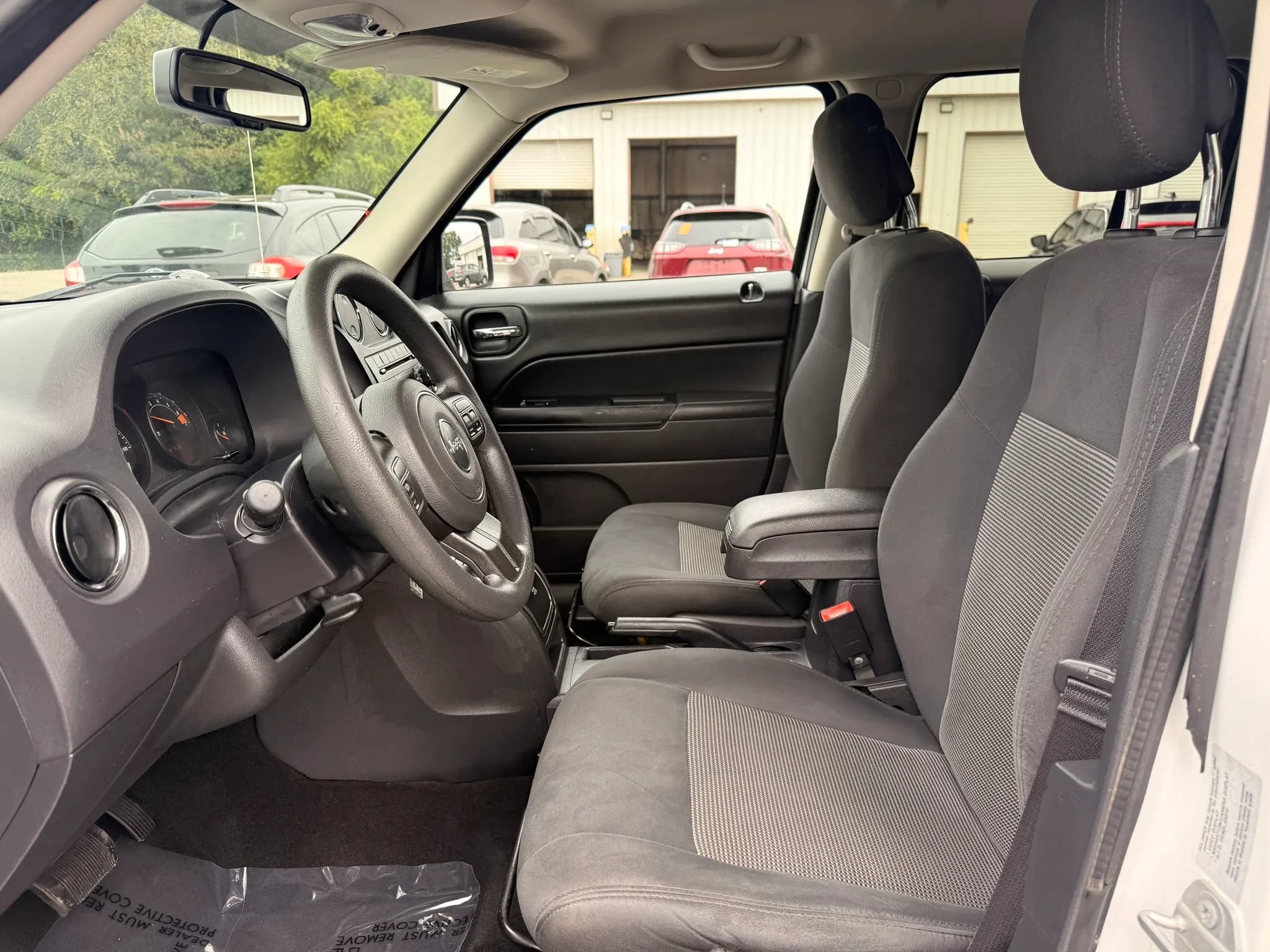 Used 2016 Jeep Patriot Sport w/ Power Value Group FWD image 2