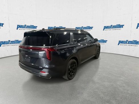Used 2025 Kia Carnival SX Prestige FWD image 10