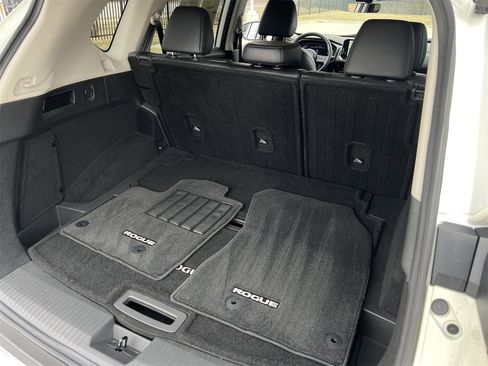 Certified 2023 Nissan Rogue Platinum image 28