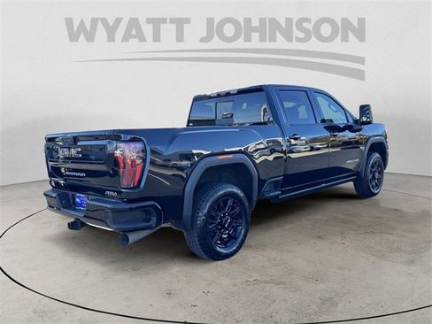Used 2024 GMC Sierra 2500 AT4 w/ AT4 Premium Plus Package image 5