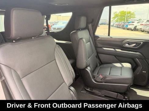 Used 2022 Chevrolet Tahoe Z71 w/ Luxury Package AWD/4WD image 15