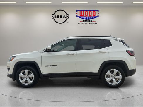 Used 2019 Jeep Compass Latitude w/ Cold Weather Group AWD/4WD image 5