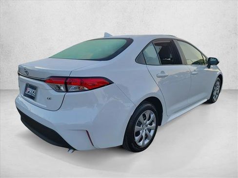 Used 2025 Toyota Corolla LE image 5