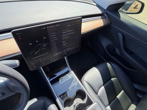 Used 2020 Tesla Model 3 Standard Range Plus RWD image 15