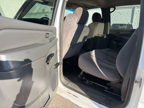 Used 2005 GMC Sierra 3500 W/T image 25