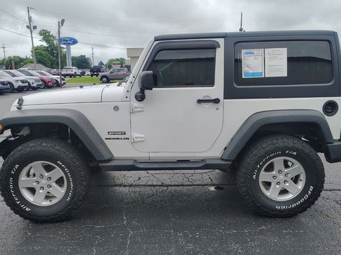 Used 2013 Jeep Wrangler Sport AWD/4WD image 8