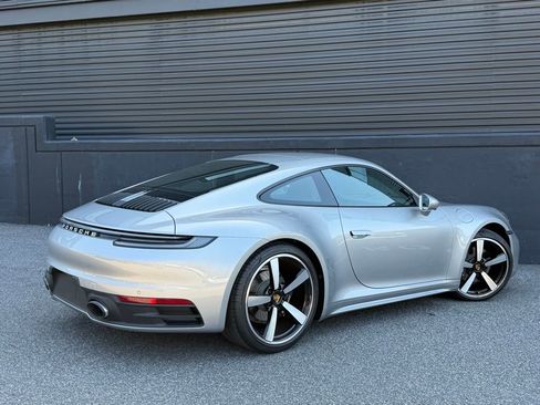 Certified 2024 Porsche 911 Carrera image 10