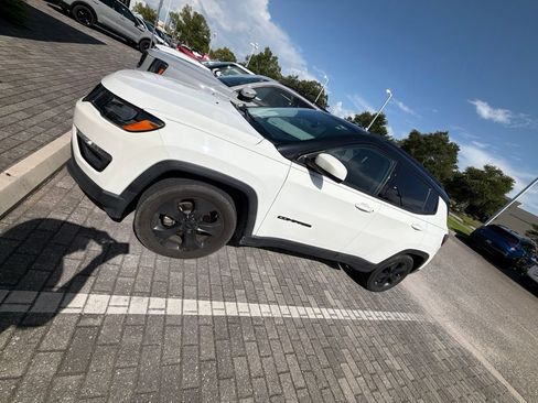 Used 2021 Jeep Compass Latitude FWD image 8