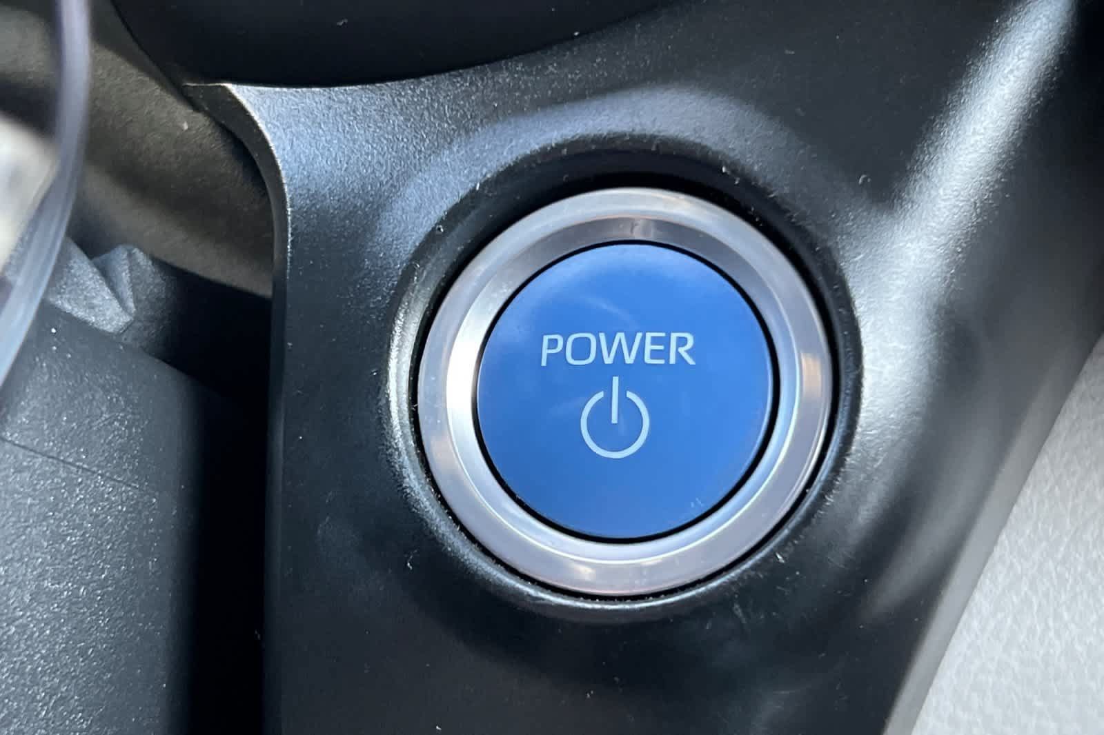 Certified 2021 Toyota Sienna LE FWD image 25