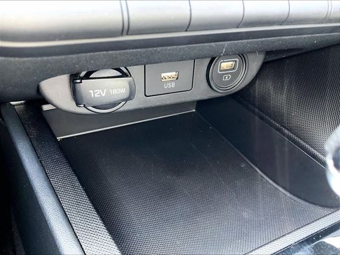 Used 2023 Hyundai Elantra SEL image 27