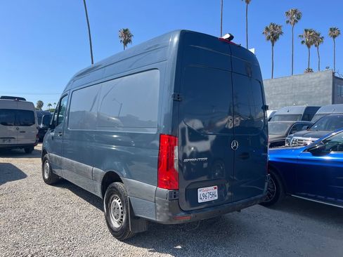 Used 2019 Mercedes-Benz Sprinter 144 image 9