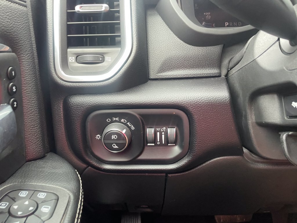 Used 2025 RAM 3500 Laramie AWD/4WD image 14